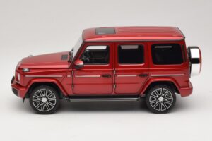 Mercedes G-Class W465 Hyacinth Red Norev 1:18 183037 Pressofusione — immagine 3 di 6