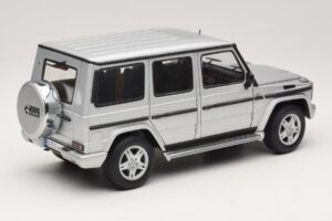 Mercedes G500 W463 LWB Edizione Concessionario Argento AUTOart 1:18 B66962142 Pressofusione — immagine 3 di 8
