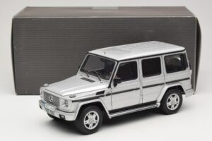 Mercedes G500 W463 LWB Edizione Concessionario Argento AUTOart 1:18 B66962142 Pressofusione — immagine 8 di 8