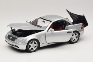 Mercedes SLK230 R170 AMG Roadster Argento UT Models 1:18 26152 Pressofusione — immagine 2 di 8