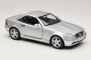 Mercedes SLK230 R170 AMG Roadster Argento UT Models 1:18 26152 Pressofusione — immagine 6 di 8