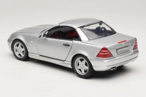 Mercedes SLK230 R170 AMG Roadster Argento UT Models 1:18 26152 Pressofusione — immagine 7 di 8