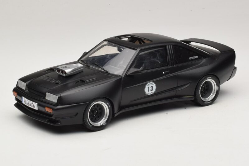 Opel Manta B Custom Nero Opaco Kenwood MCG 1:18 MCG18095 Pressofusione