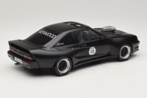 Opel Manta B Custom Nero Opaco Kenwood MCG 1:18 MCG18095 Pressofusione — immagine 2 di 6
