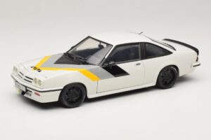 Opel Manta B GT/E Bianco Cerchi Personalizzati Neri Revell 1:18 08422 Pressofusione