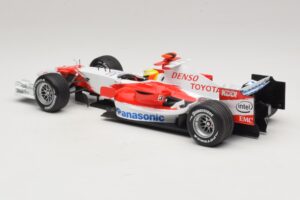 Panasonic Toyota Racing TF106 #12 R. Schumacher 2006 Minichamps 1:18 AM59557K Pressofusione — immagine 5 di 7