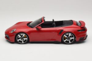 Porsche 911 992 Turbo S Cabriolet Rosso Scuro Minichamps 1:18 PORSCHE007 Pressofusione — immagine 3 di 6