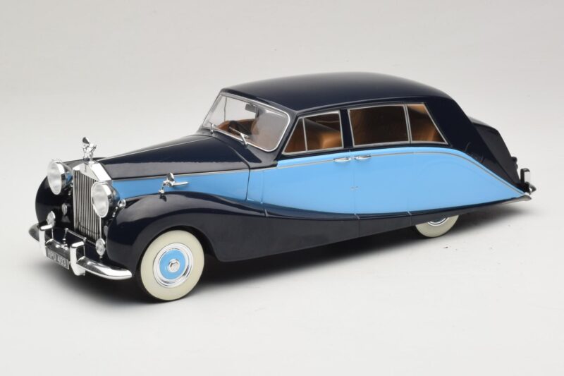 Rolls-Royce Silver Wraith Empress by Hooper Nero & Blu Scuro MCG 1:18 MCG18051 Pressofusione