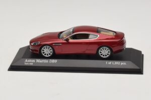 Aston Martin DB9 Rosso Metallizzato Minichamps 1:43 400137340 Pressofusione
