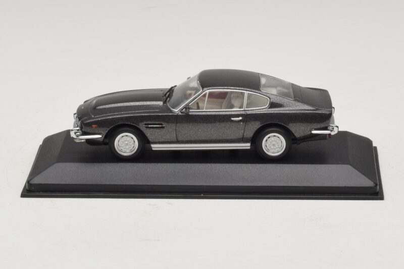 Aston Martin DBS On Her Majesty's Secret Service Scatola Di Ricambio Minichamps 1:43 436137600-R1 Pressofusione