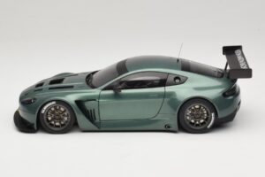 Aston Martin V12 Vantage GT3 Verde AUTOart 1:18 81306 Pressofusione — immagine 3 di 6