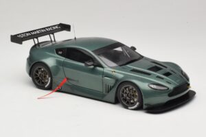 Aston Martin V12 Vantage GT3 Verde AUTOart 1:18 81306 Pressofusione — immagine 4 di 6