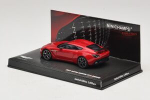 Aston Martin V12 Zagato Rosso Minichamps 1:43 437137220 Pressofusione — immagine 3 di 5