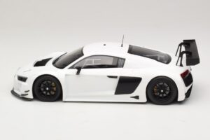Audi R8 LMS Ultra Bianco 2015 Minichamps 1:18 153151100 Pressofusione — immagine 3 di 6