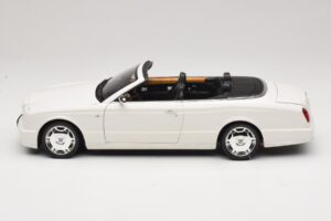 Bentley Azure Glacier White Scatola Di Ricambio Minichamps 1:18 100139502-R1 Pressofusione — immagine 4 di 8