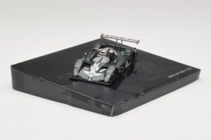 Bentley EXP Speed 8 LMP900 #8 A. Wallace / B. Leitzinger 24 Hours of Le Mans 2002 Minichamps 1:43 403021308 Pressofusione — immagine 2 di 4