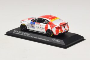 BMW M235i Bong Motorsport #307 Nett / Akata 24 Hours of Nurburgring 2015 Minichamps 1:43 437152507 Pressofusione — immagine 3 di 4