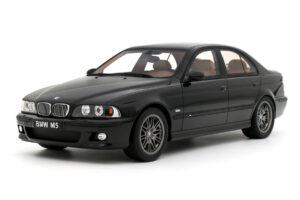 BMW M5 E39 Black Sapphire Metallic Otto 1:18 OT1338 Resina