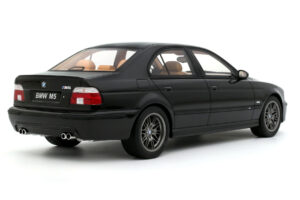 BMW M5 E39 Black Sapphire Metallic Otto 1:18 OT1338 Resina — immagine 2 di 4