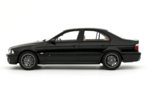 BMW M5 E39 Black Sapphire Metallic Otto 1:18 OT1338 Resina — immagine 3 di 4