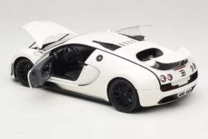 Bugatti Veyron Super Sport Bianco Minichamps 1:18 100110844 Pressofusione — immagine 5 di 8