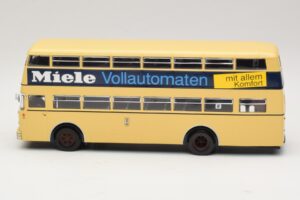 Bussing D2U Heckturen Miele Minichamps 1:43 439071086 Pressofusione — immagine 3 di 6