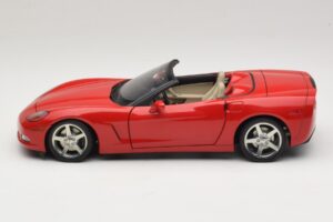 Chevrolet Corvette C6 Cabriolet Rosso AUTOart 1:18 71221 Pressofusione — immagine 4 di 8