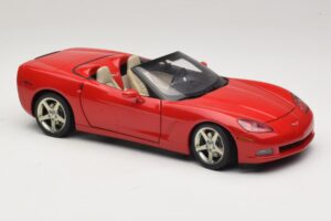 Chevrolet Corvette C6 Cabriolet Rosso AUTOart 1:18 71221 Pressofusione — immagine 6 di 8