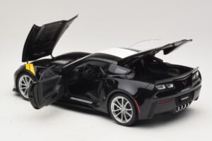 Chevrolet Corvette C7 Grand Sport Nero con Strisce Bianche AUTOart 1:18 71273 Composito — immagine 5 di 8