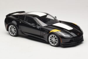 Chevrolet Corvette C7 Grand Sport Nero con Strisce Bianche AUTOart 1:18 71273 Composito — immagine 6 di 8