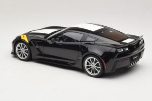 Chevrolet Corvette C7 Grand Sport Nero con Strisce Bianche AUTOart 1:18 71273 Composito — immagine 7 di 8