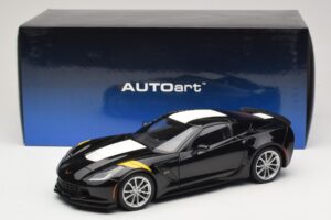 Chevrolet Corvette C7 Grand Sport Nero con Strisce Bianche AUTOart 1:18 71273 Composito — immagine 8 di 8