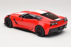 Chevrolet Corvette C7 Grand Sport Rosso con Strisce Bianche AUTOart 1:18 71274 Composito — immagine 7 di 8