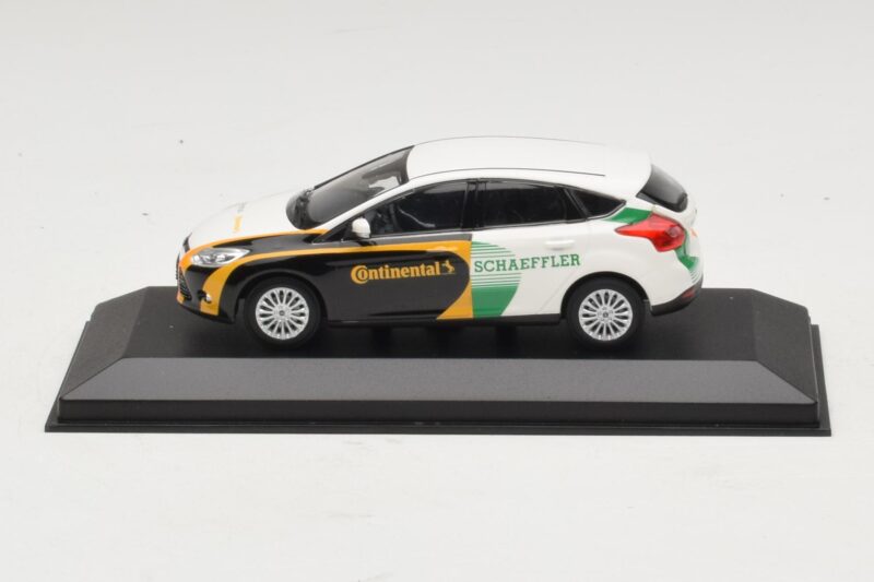 Ford Focus Auto Tecnologica a Benzina Continental Schaeffler Scatola di Ricambio Minichamps 1:43 Ford Focus Auto Tecnologica a Benzina Continental Schaeffler Scatola di Ricambio Minichamps 1:43 AB65A-R1 Pressofusione