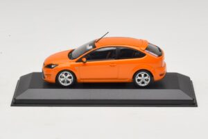 Ford Focus ST Mk2 Electric Orange Minichamps 1:43 400087302 Pressofusione