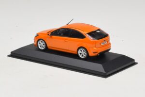 Ford Focus ST Mk2 Electric Orange Minichamps 1:43 400087302 Pressofusione — immagine 3 di 4