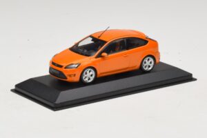 Ford Focus ST Mk2 Electric Orange Scatola di Ricambio Minichamps 1:43 400087302-R1 Pressofusione — immagine 2 di 4