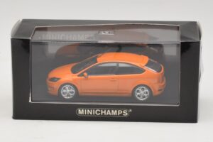 Ford Focus ST Mk2 Electric Orange Scatola di Ricambio Minichamps 1:43 400087302-R1 Pressofusione — immagine 4 di 4