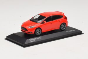 Ford Focus ST Mk3 Rosso Minichamps 1:43 410081001 Pressofusione — immagine 2 di 4