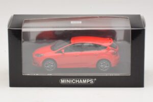 Ford Focus ST Mk3 Rosso Minichamps 1:43 410081001 Pressofusione — immagine 4 di 4
