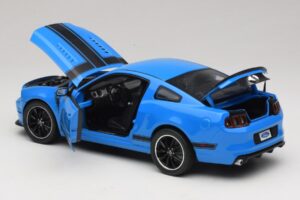 Ford Mustang Boss 302 S197 Blu Shelby Collectibles 1:18 25414S Pressofusione — immagine 5 di 8