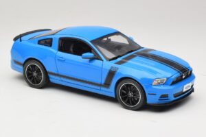 Ford Mustang Boss 302 S197 Blu Shelby Collectibles 1:18 25414S Pressofusione — immagine 6 di 8
