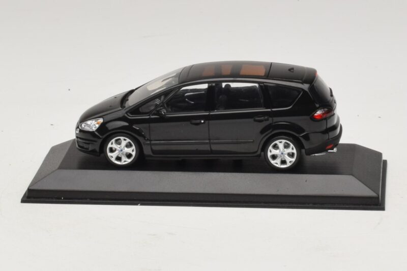 Ford S-Max Nero Metallizzato Minichamps 1:43 Ford S-Max Nero Metallizzato Minichamps 1:43 400085400 Pressofusione