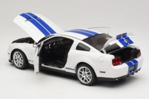 Ford Shelby Cobra GT500 Concept Bianco con Striscia Blu AUTOart 1:18 73052 Pressofusione — immagine 5 di 8