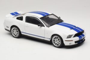 Ford Shelby Cobra GT500 Concept Bianco con Striscia Blu AUTOart 1:18 73052 Pressofusione — immagine 6 di 8
