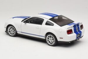Ford Shelby Cobra GT500 Concept Bianco con Striscia Blu AUTOart 1:18 73052 Pressofusione — immagine 7 di 8