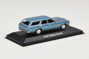 Ford Taunus TC Turnier Blue Metallic Maxichamps 1:43 940081311 Pressofusione — immagine 2 di 4