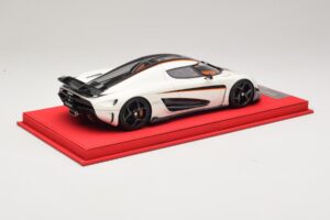 Koenigsegg Regera Bianco con Carbonio Nero FrontiArt 1:18 REMC043 Resina — immagine 2 di 7