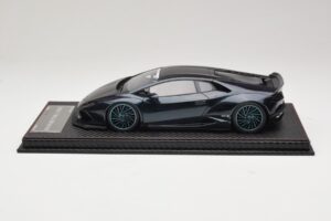 Lamborghini Huracan Liberty Walk Chameleon Blue GS Model 1:18 REMC045 Resina — immagine 3 di 7