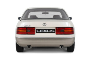 Lexus LS 400 XF10 Diamond White Pearl Otto 1:18 OT1277 Resina — immagine 5 di 5